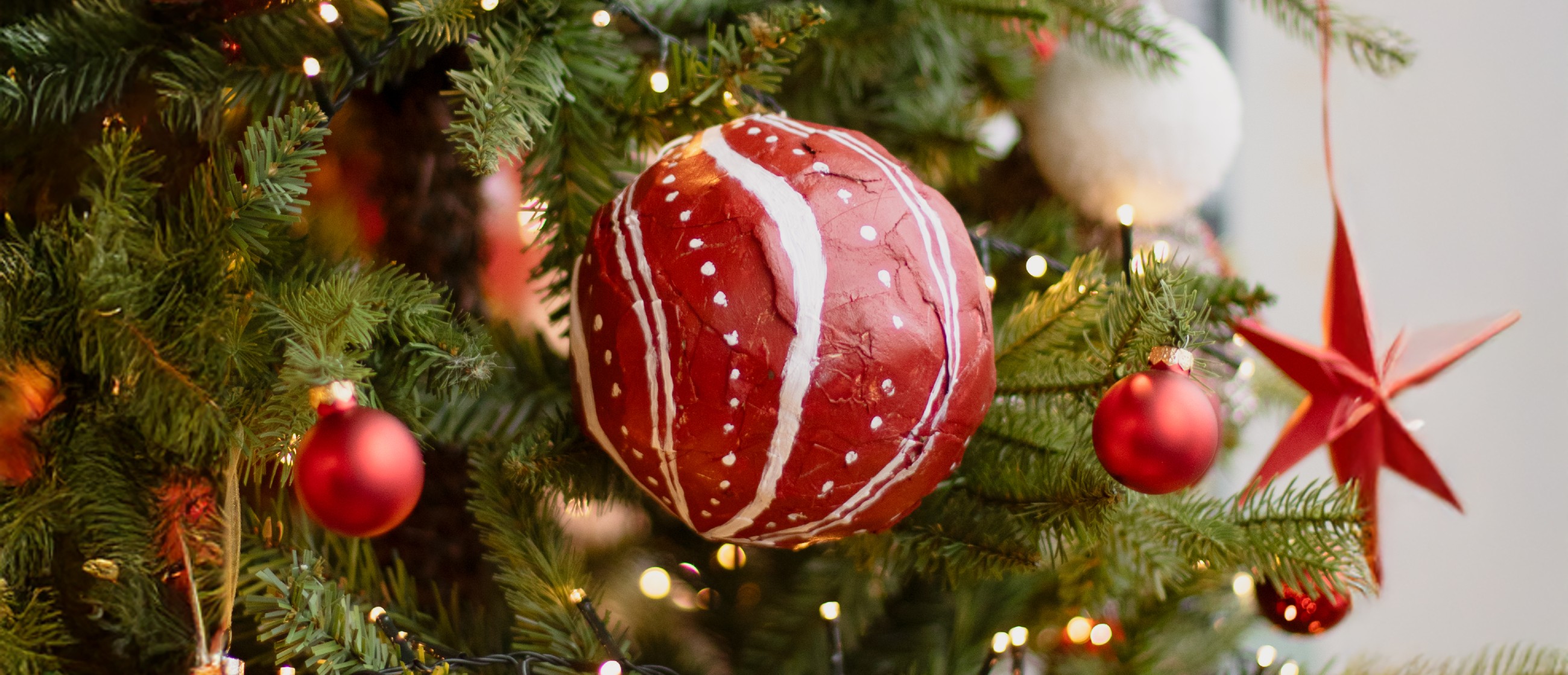 Header boule de noel en carton mache